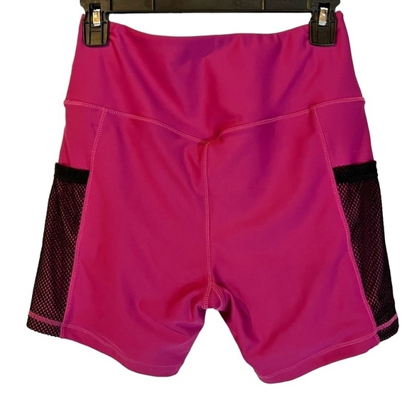 Girls Who Powerlift GWPL Mesh Pocket Spandex Shorts - Picture 2 of 4